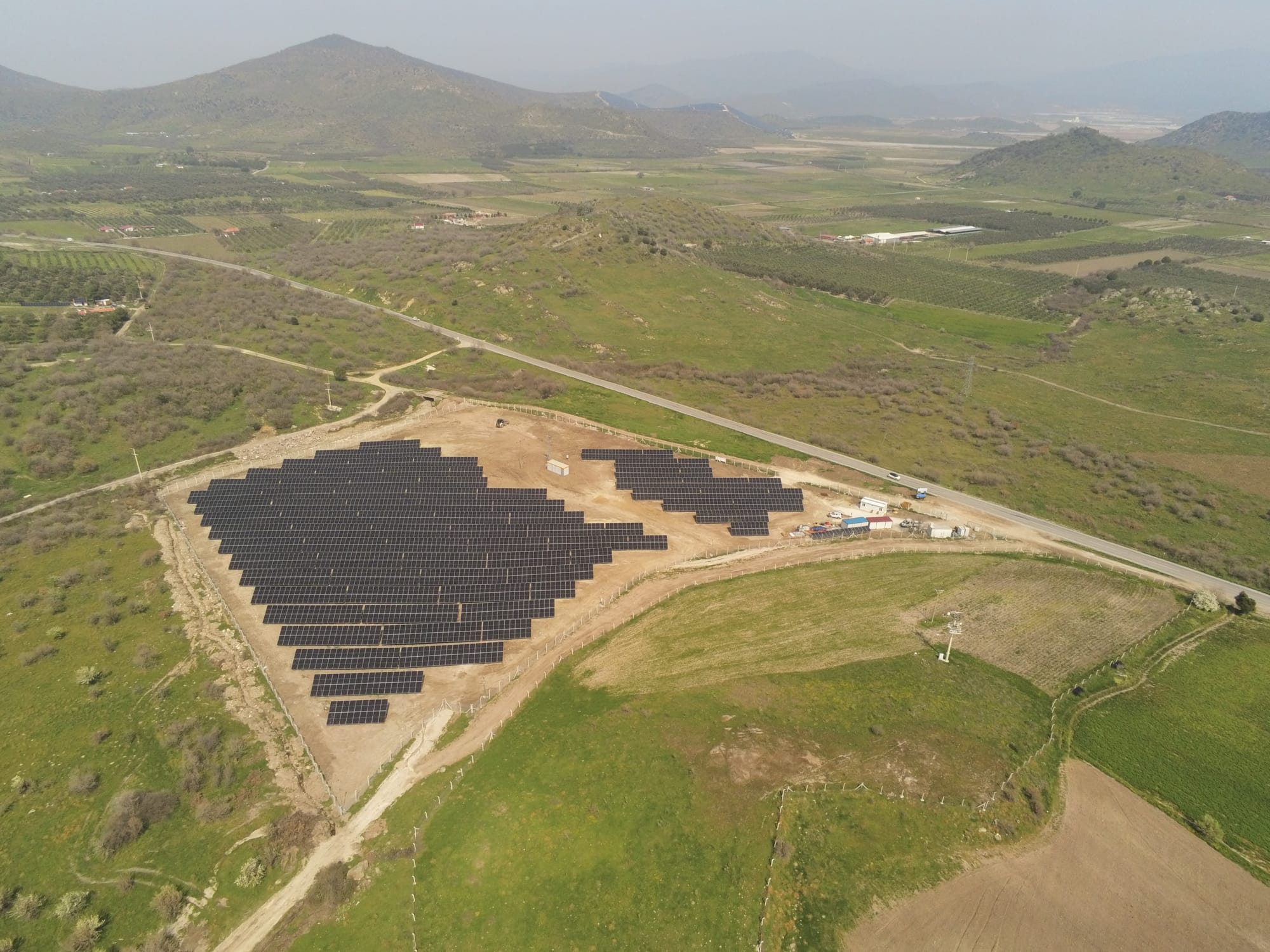 Dikili Belediyesi güneş enerjisi santrali, drone görüntüsü